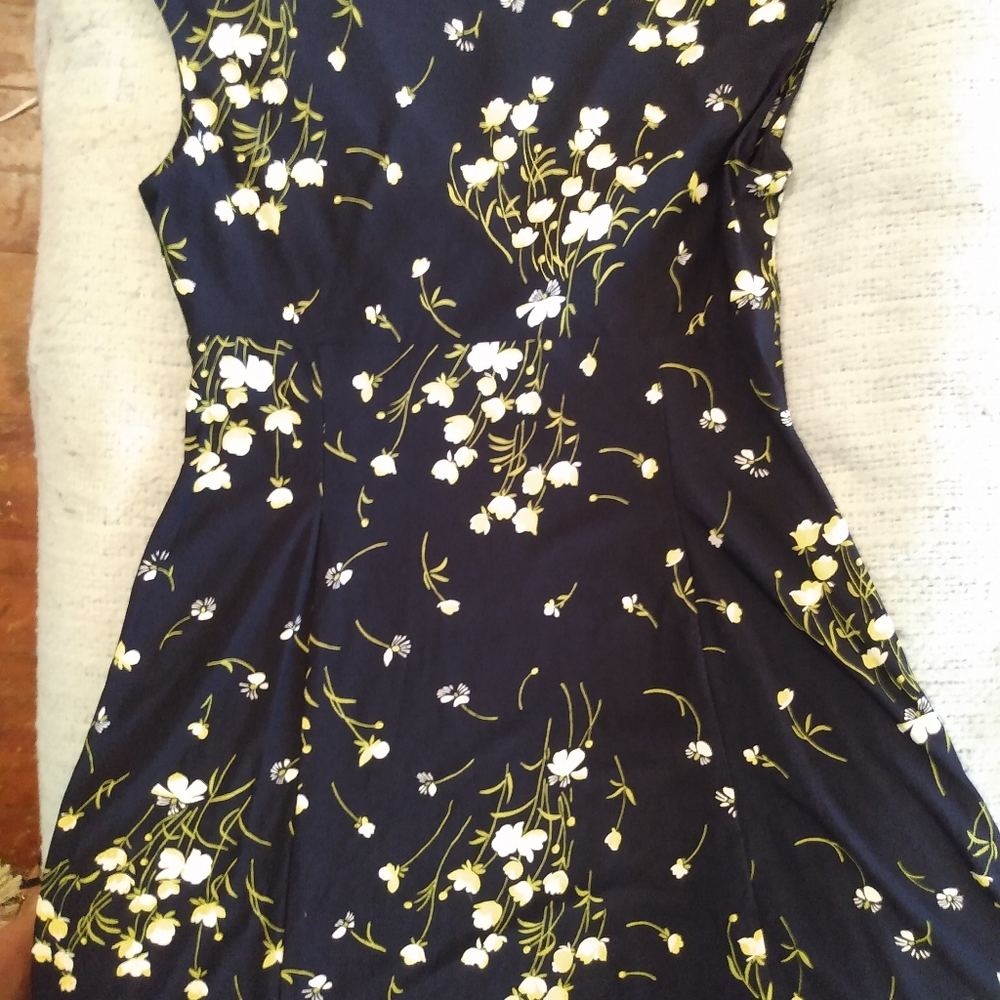 Dress - Picture 4 of 4